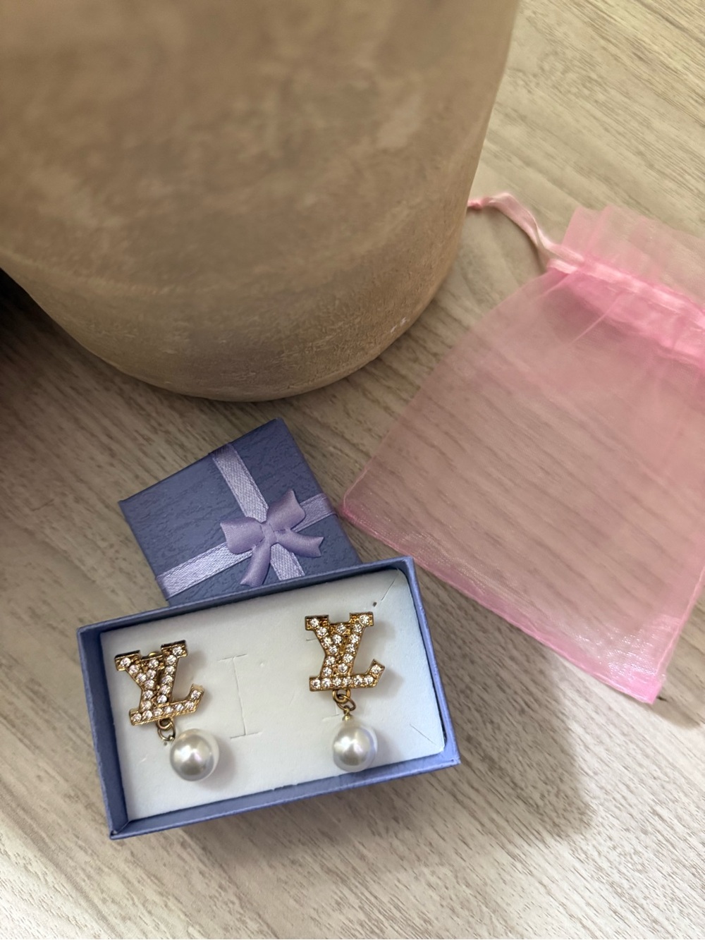 Amazon Essentials Gold Crystal Logo Drop Earrings with White Pearl